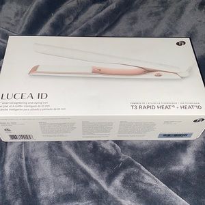 Lucea ID smart straightener